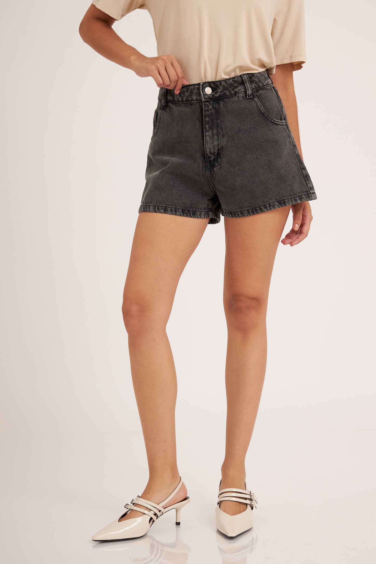 MOM SHORT SARAH NEGRO