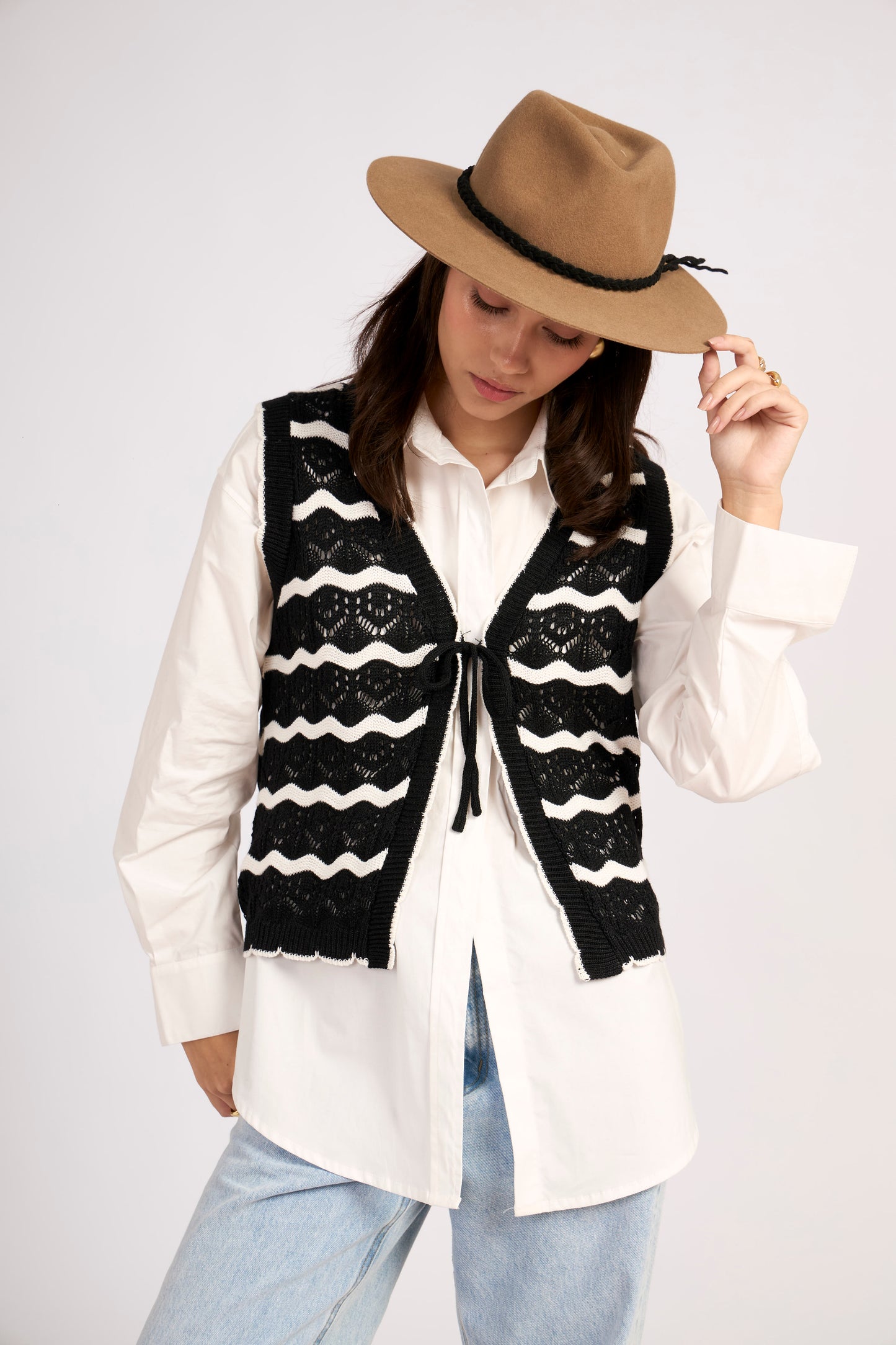 Chaleco Boho Negro/Perla