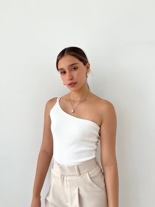 TOP ASIMÉTRICO ARI PERLA