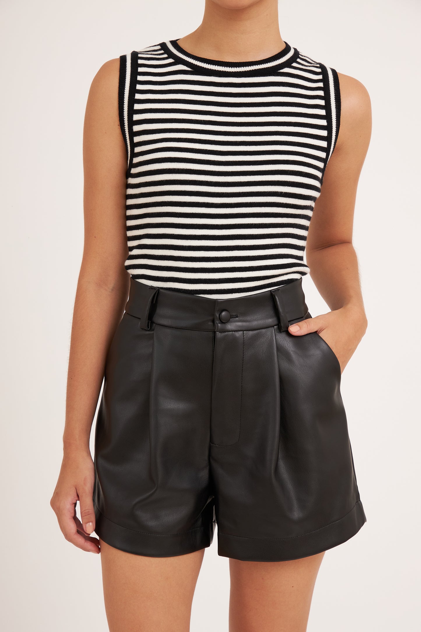 Short Leather Negro