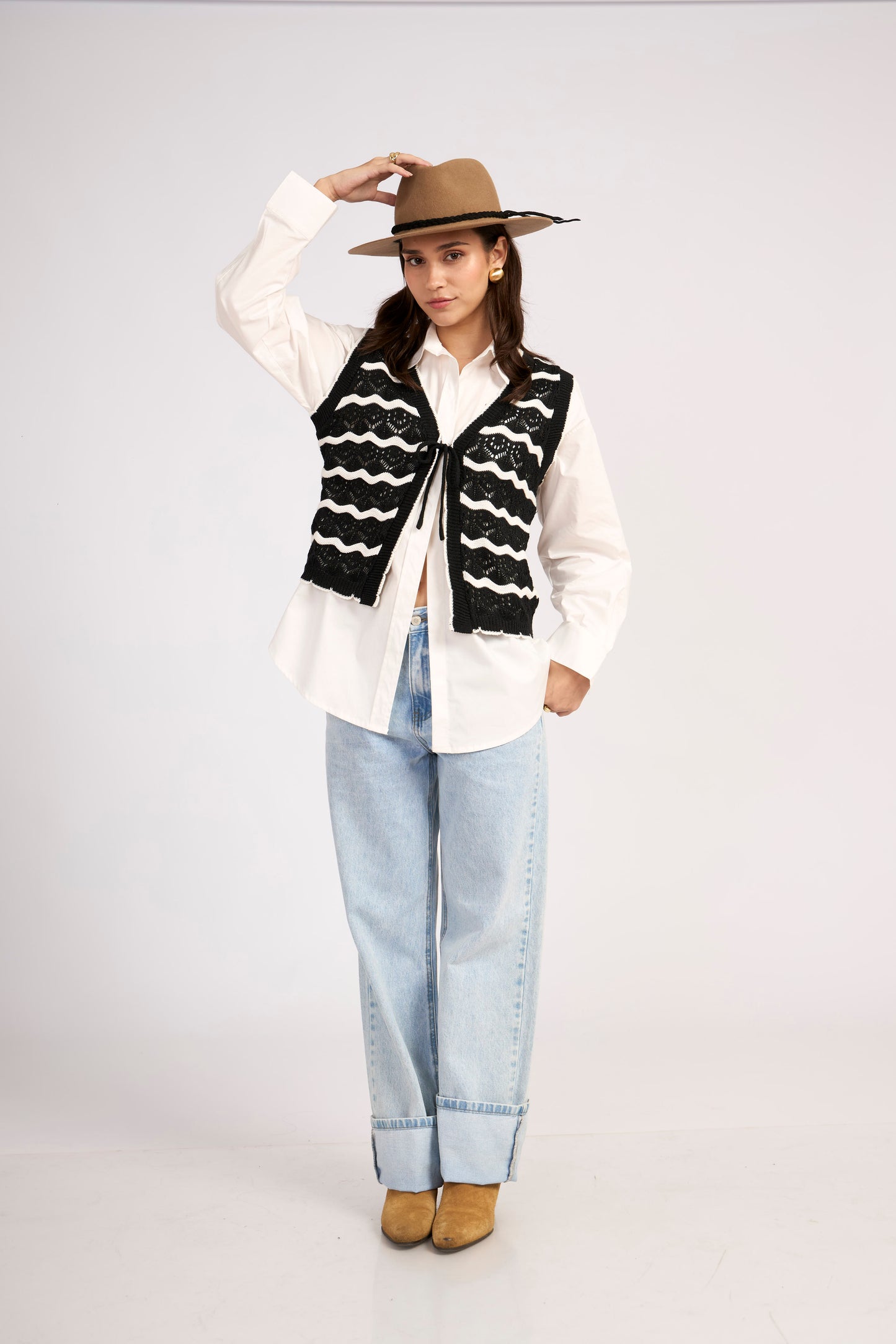 Chaleco Boho Negro/Perla