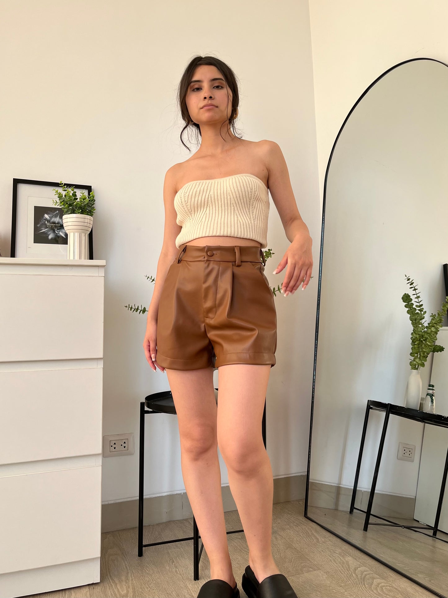 Short Leather Brownie