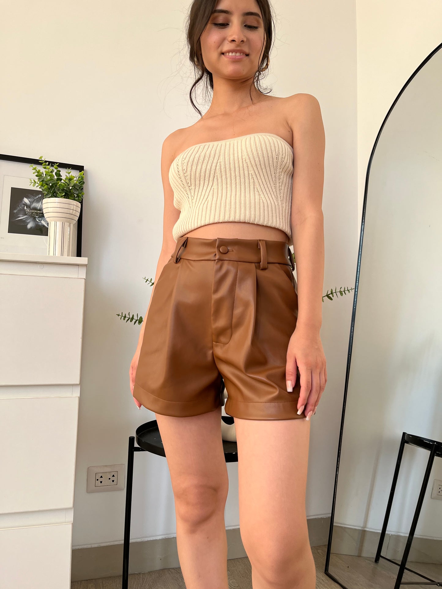 Short Leather Brownie