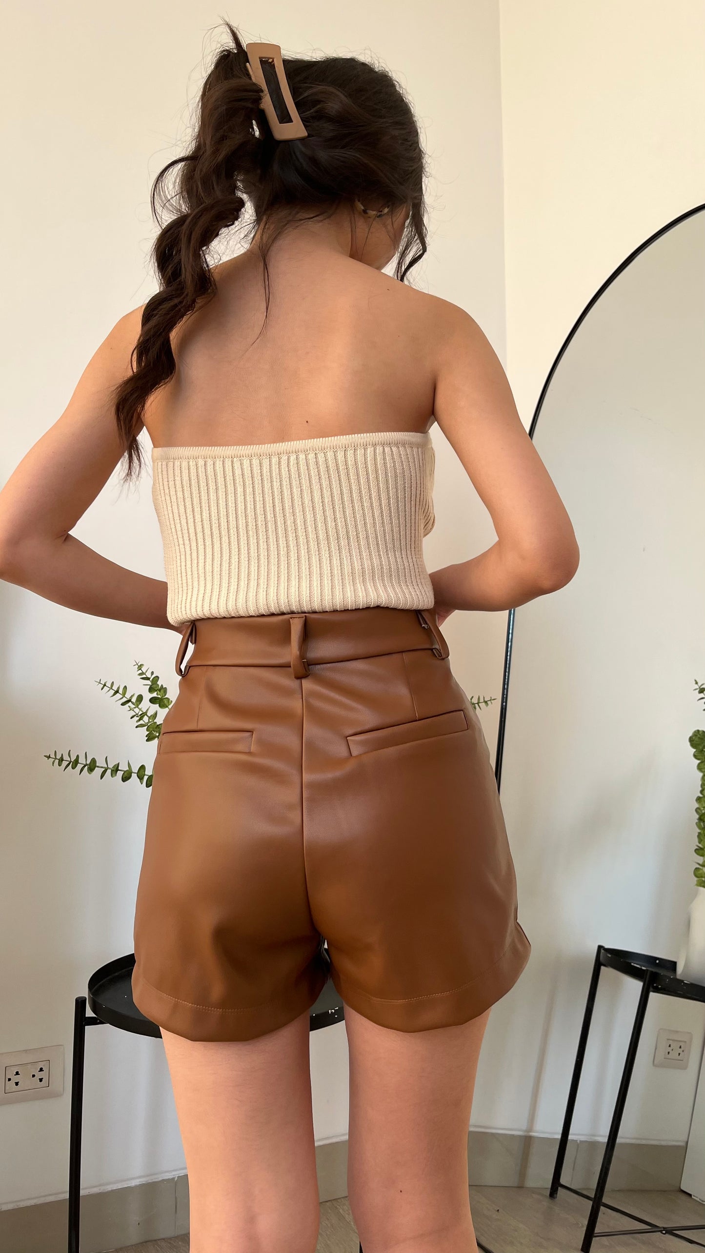 Short Leather Brownie